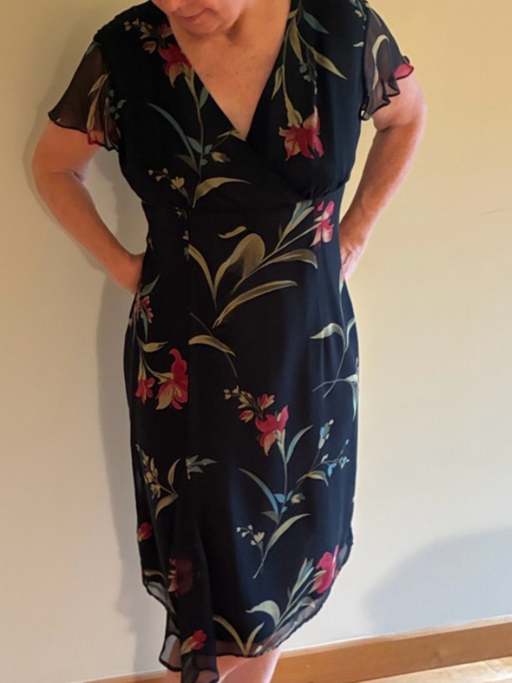 Robbie Bee Black and Red Flutter Sleeve Midi Dress